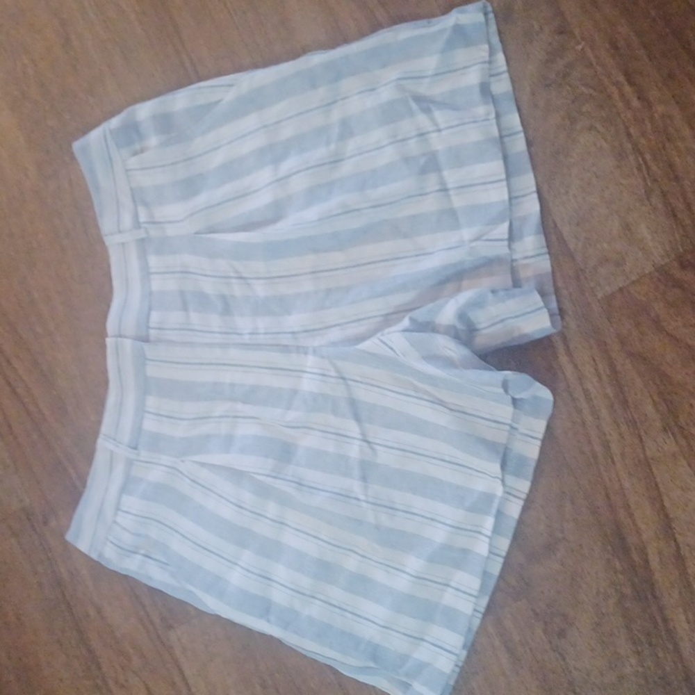 LC by Laura Cruz shorts size 14 Linen blend